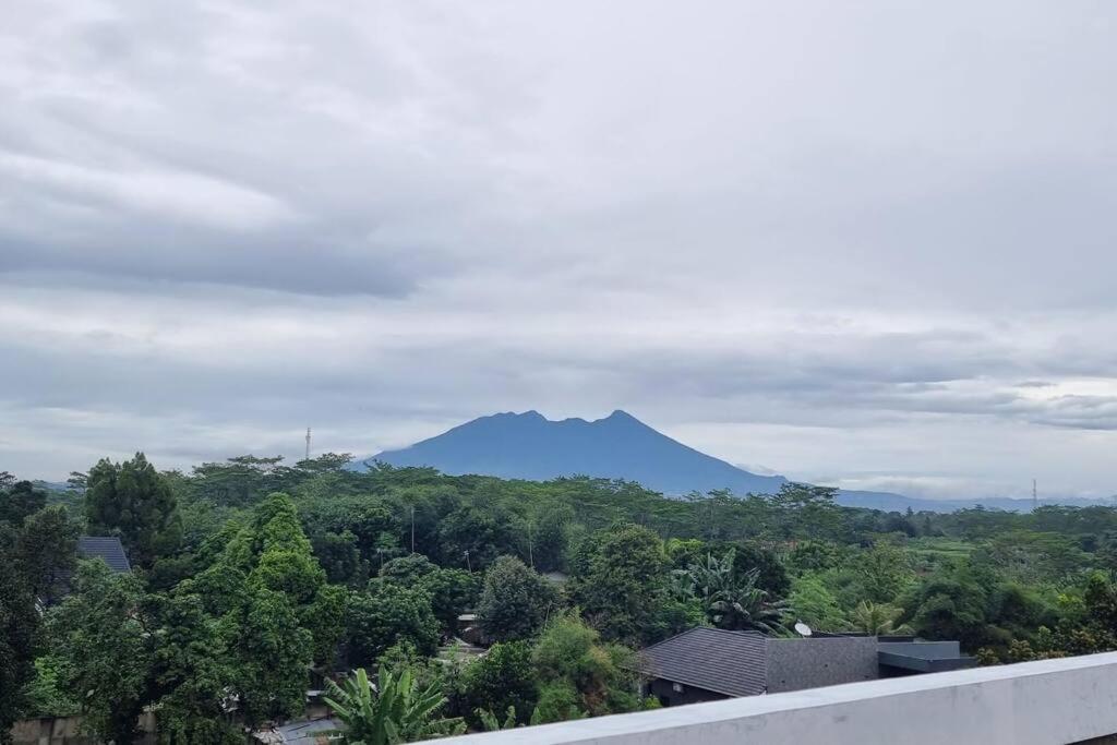 Villa 55 With Pool, Karaoke And Rooftop Bogor Ngoại thất bức ảnh